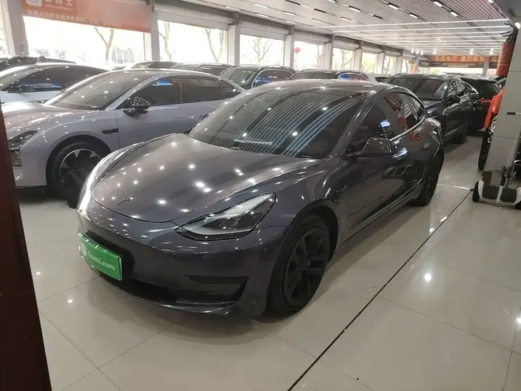 Tesla Model 3 — фото 4