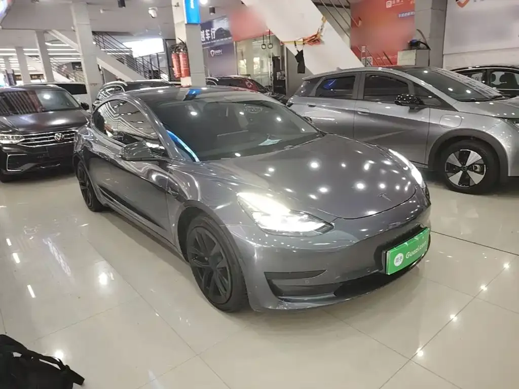Tesla Model 3 — фото 5