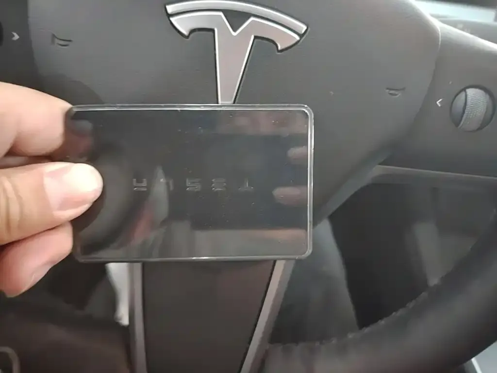 Tesla Model 3 — фото 9