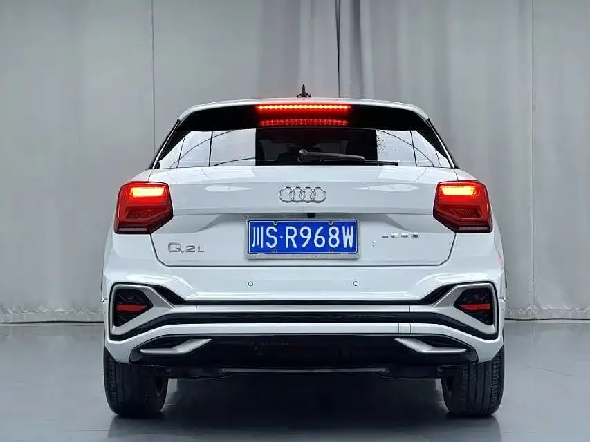 Audi Q2L — фото 5