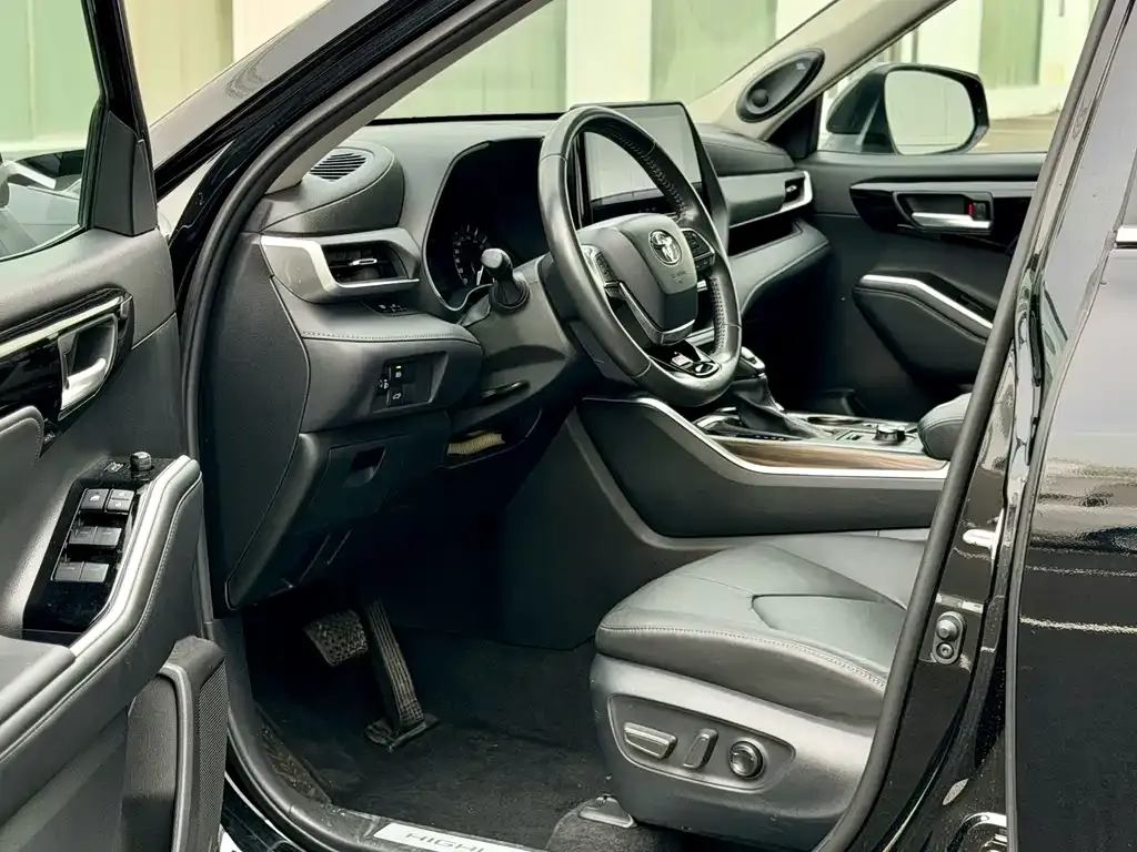 Toyota Highlander — фото 2