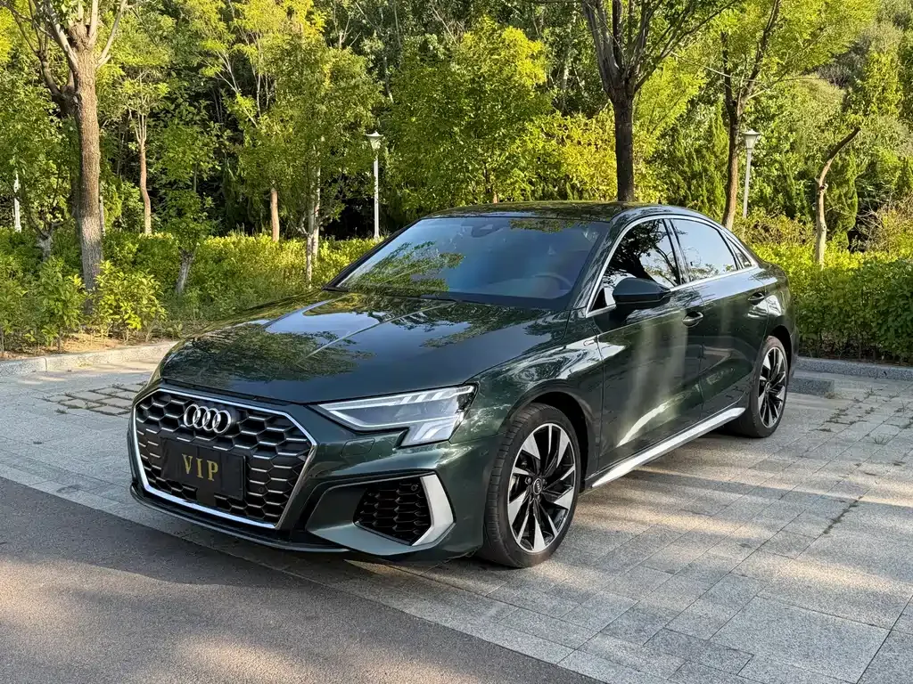Audi A3 — фото 1
