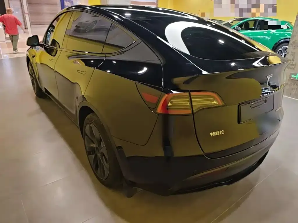 Tesla Model Y — фото 4