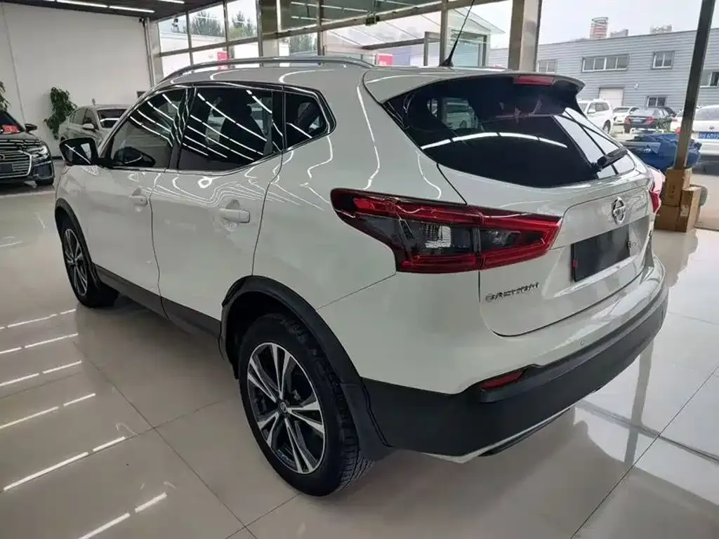Nissan Qashqai — фото 10