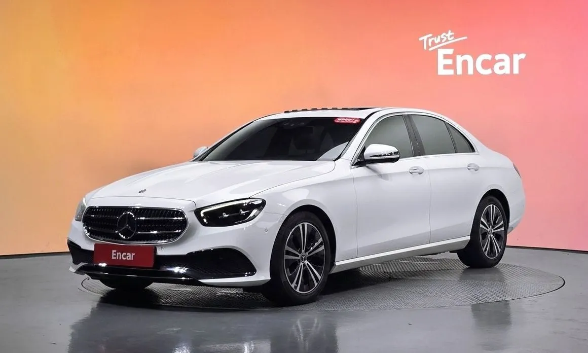 Mercedes-Benz E-Class — фото 1