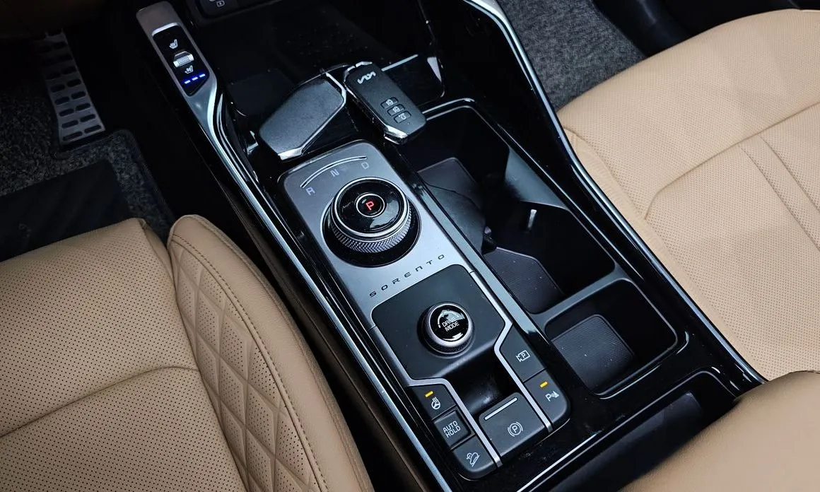 Kia Sorento — фото 8