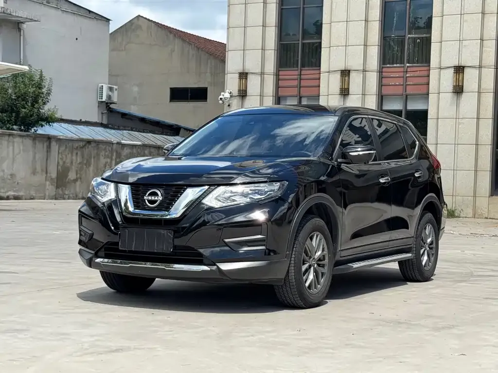 Nissan X-Trail — фото 1
