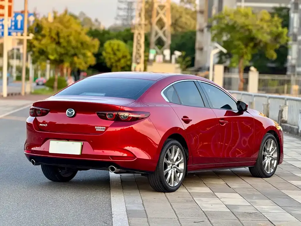 Mazda 3 Axela — фото 10