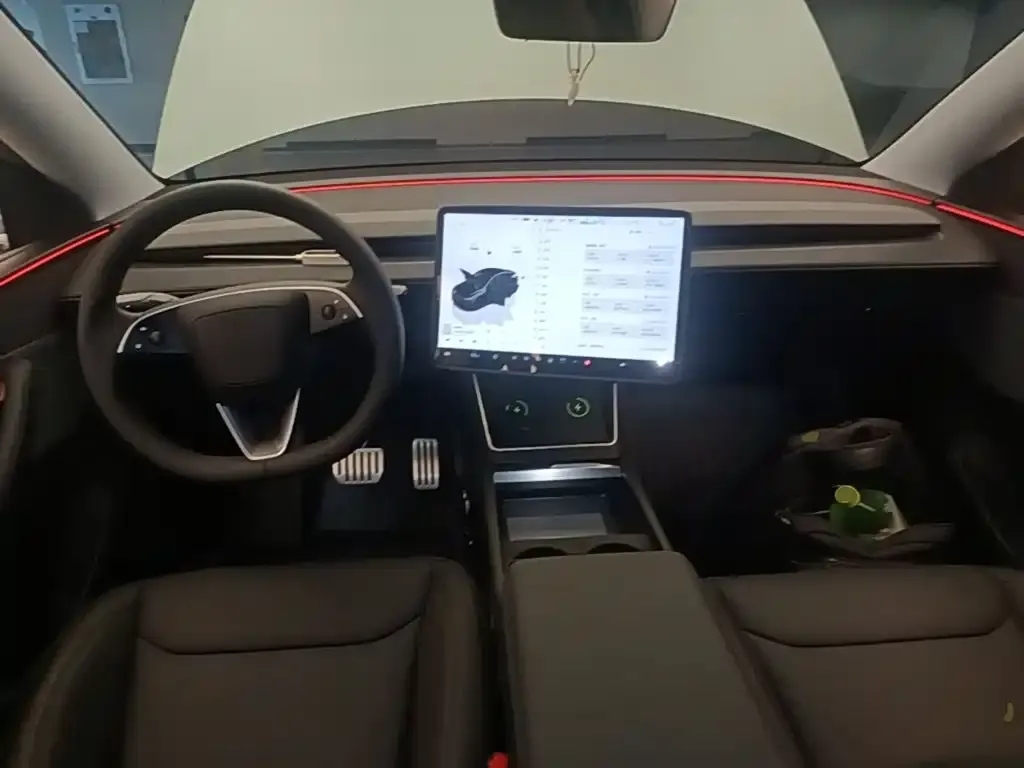 Tesla Model Y — фото 4