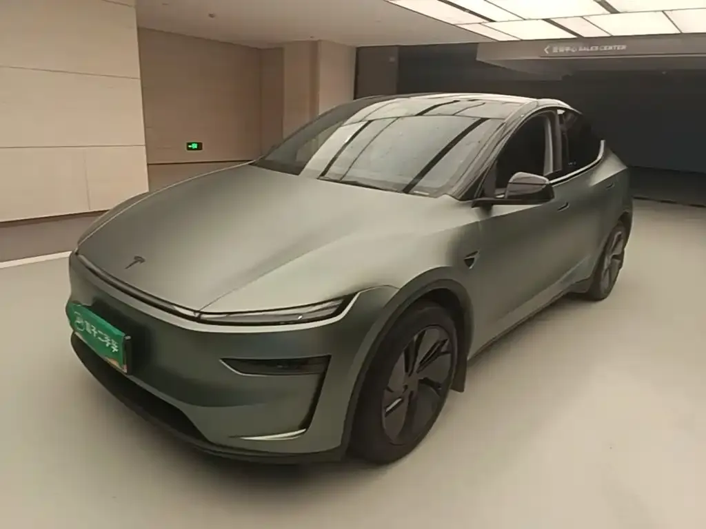 Tesla Model Y — фото 9