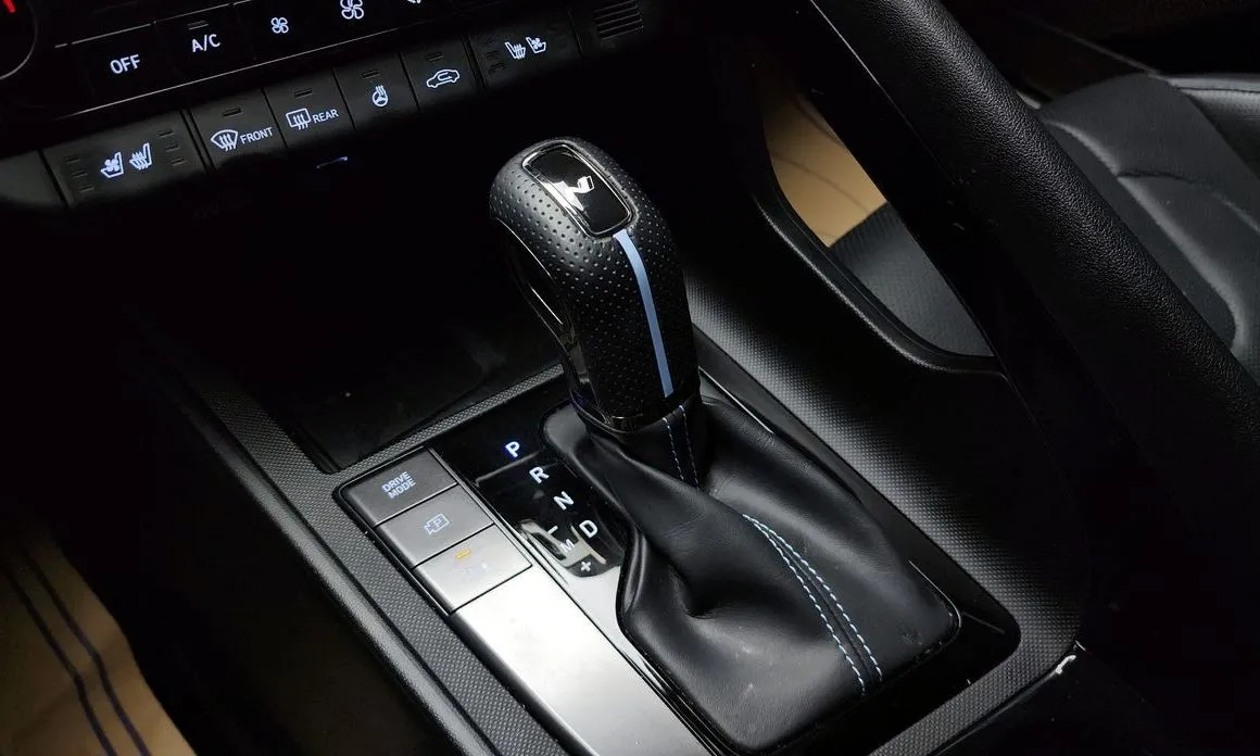Hyundai AVANTE — фото 3