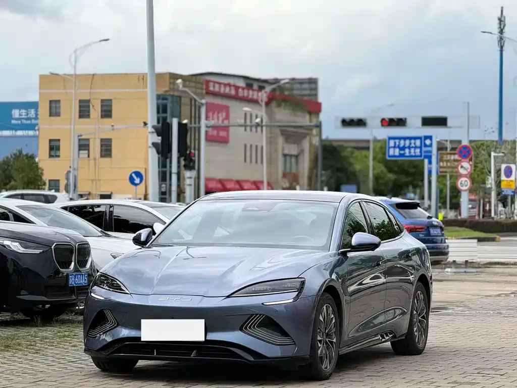 BYD Seal — фото 1