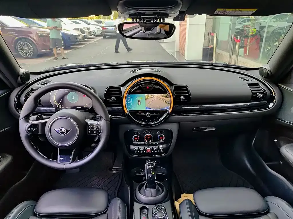 MINI Clubman — фото 6