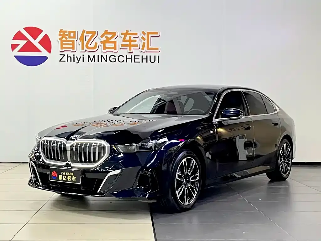 BMW 5 Series — фото 1