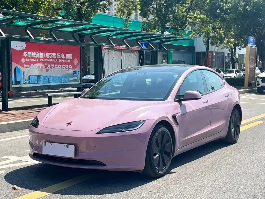 Tesla Model 3 — фото 1