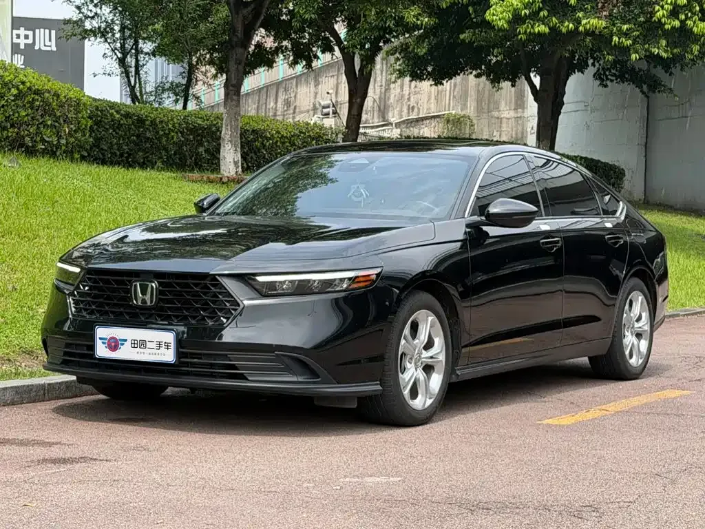 Honda Accord — фото 1