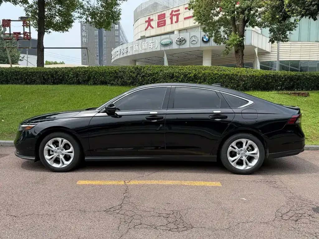 Honda Accord — фото 7