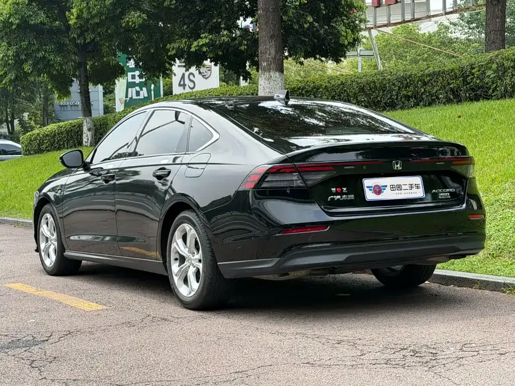 Honda Accord — фото 9