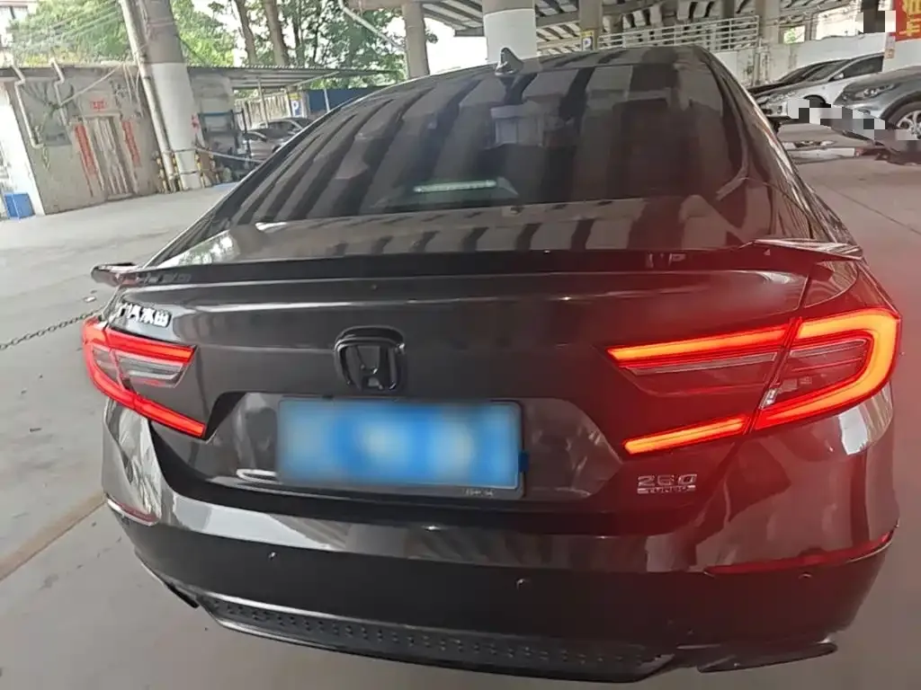 Honda Accord — фото 6
