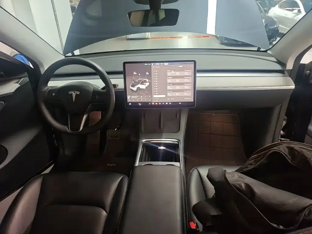 Tesla Model Y — фото 7