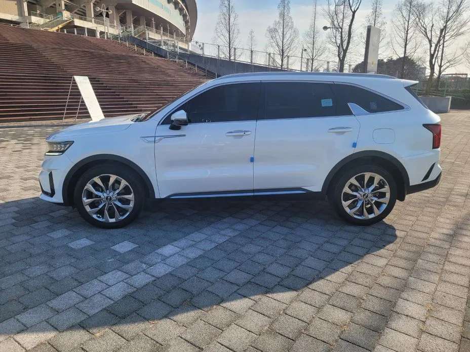 Kia Sorento — фото 8