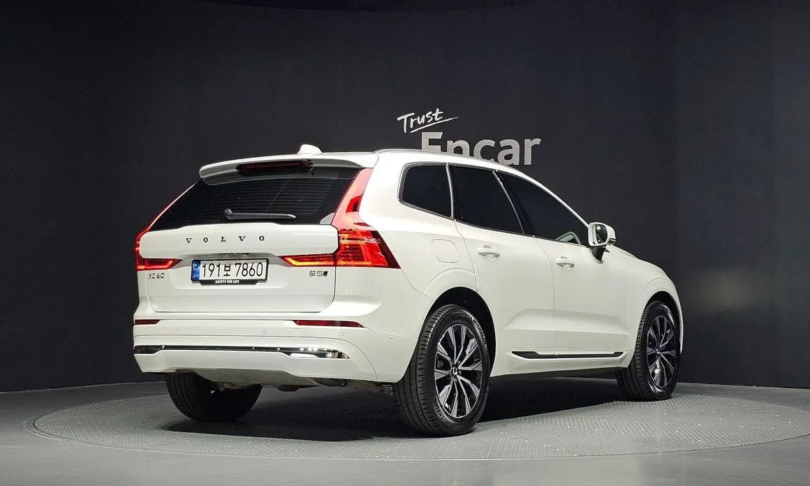 Volvo XC60 — фото 5