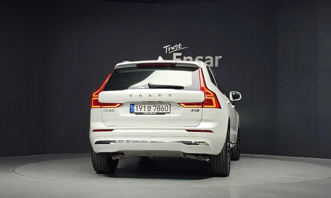 Volvo XC60 — фото 4
