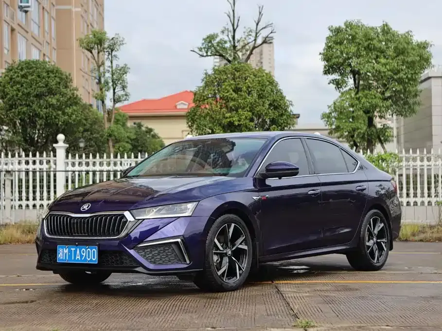 Skoda Octavia — фото 1