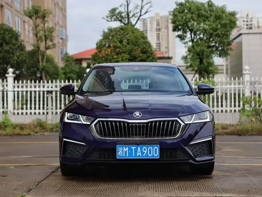 Skoda Octavia — фото 2