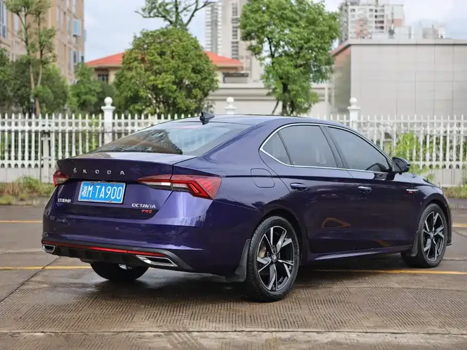 Skoda Octavia — фото 5