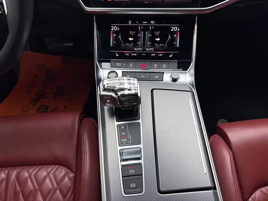Audi A7L — фото 10