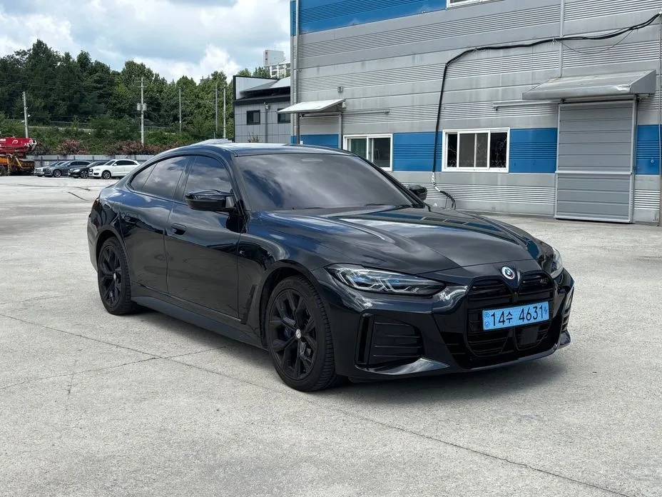BMW i4 — фото 1