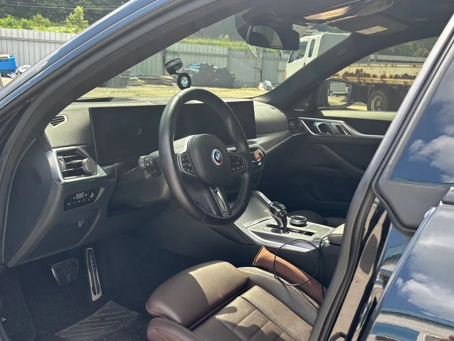BMW i4 — фото 7
