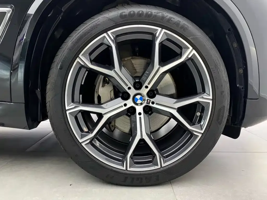 BMW X5 — фото 6