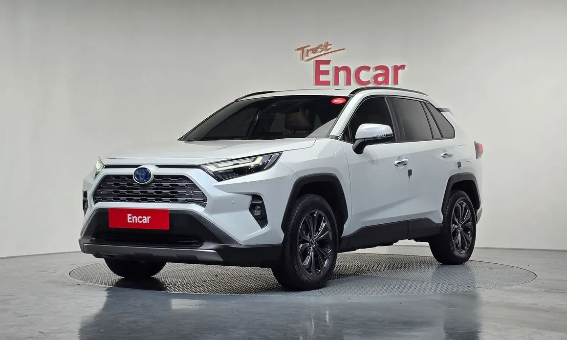 Toyota RAV4 — фото 1