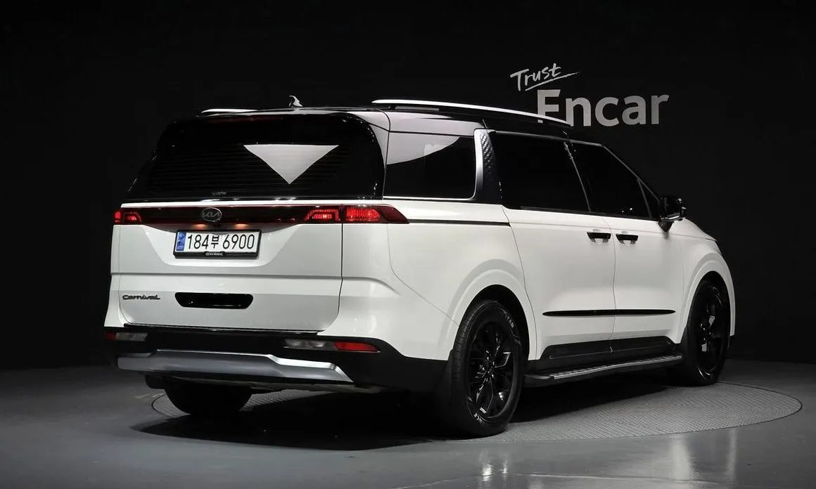 Kia Carnival — фото 10