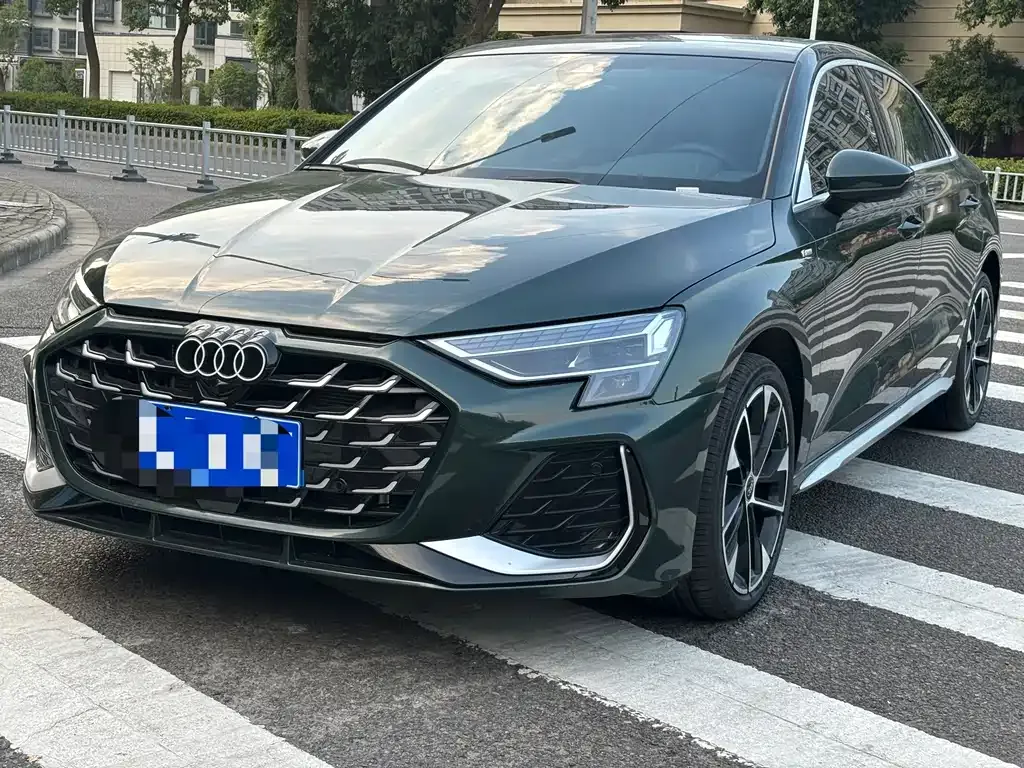 Audi A3 — фото 1
