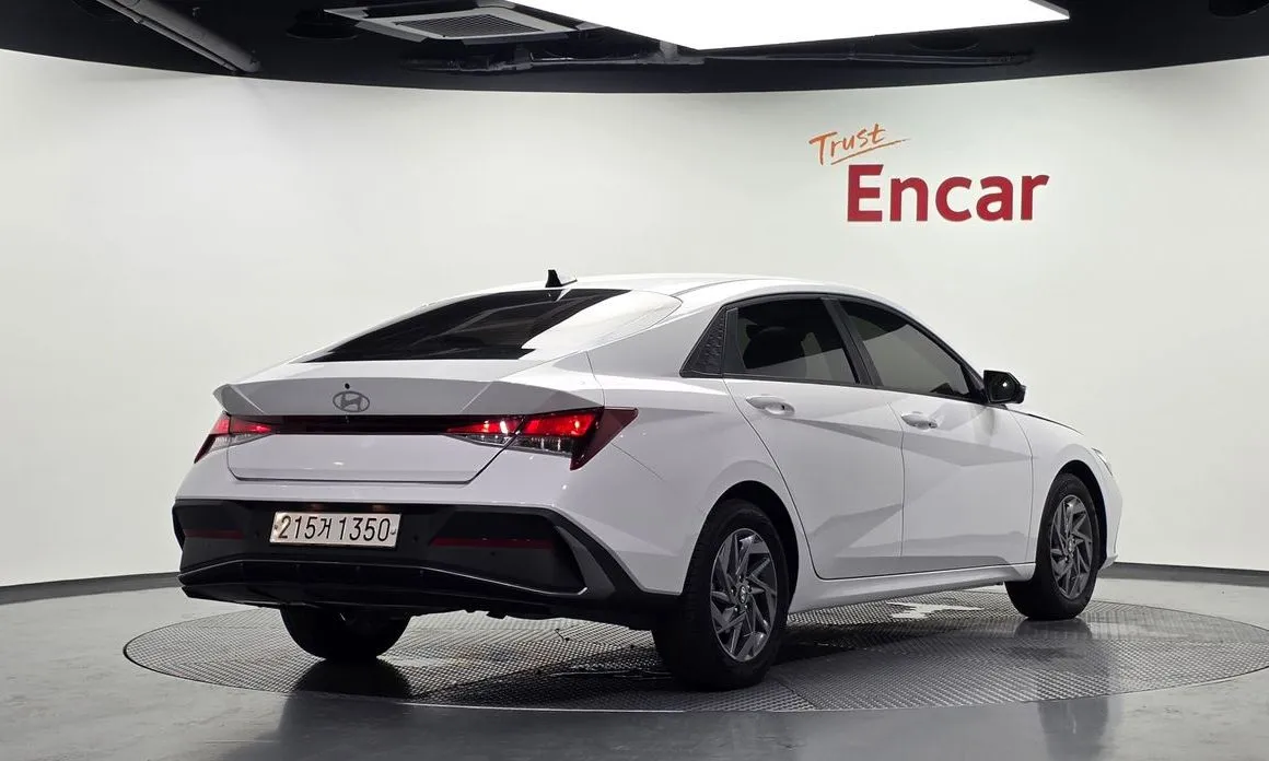 Hyundai AVANTE — фото 3