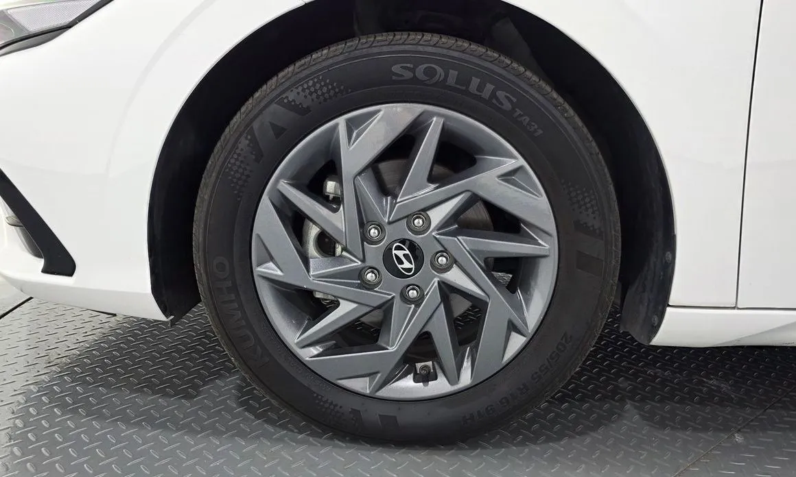 Hyundai AVANTE — фото 8