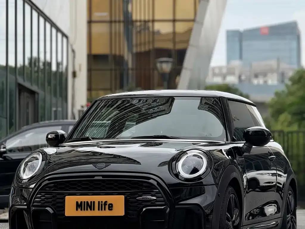 MINI Cooper (3-door) — фото 1