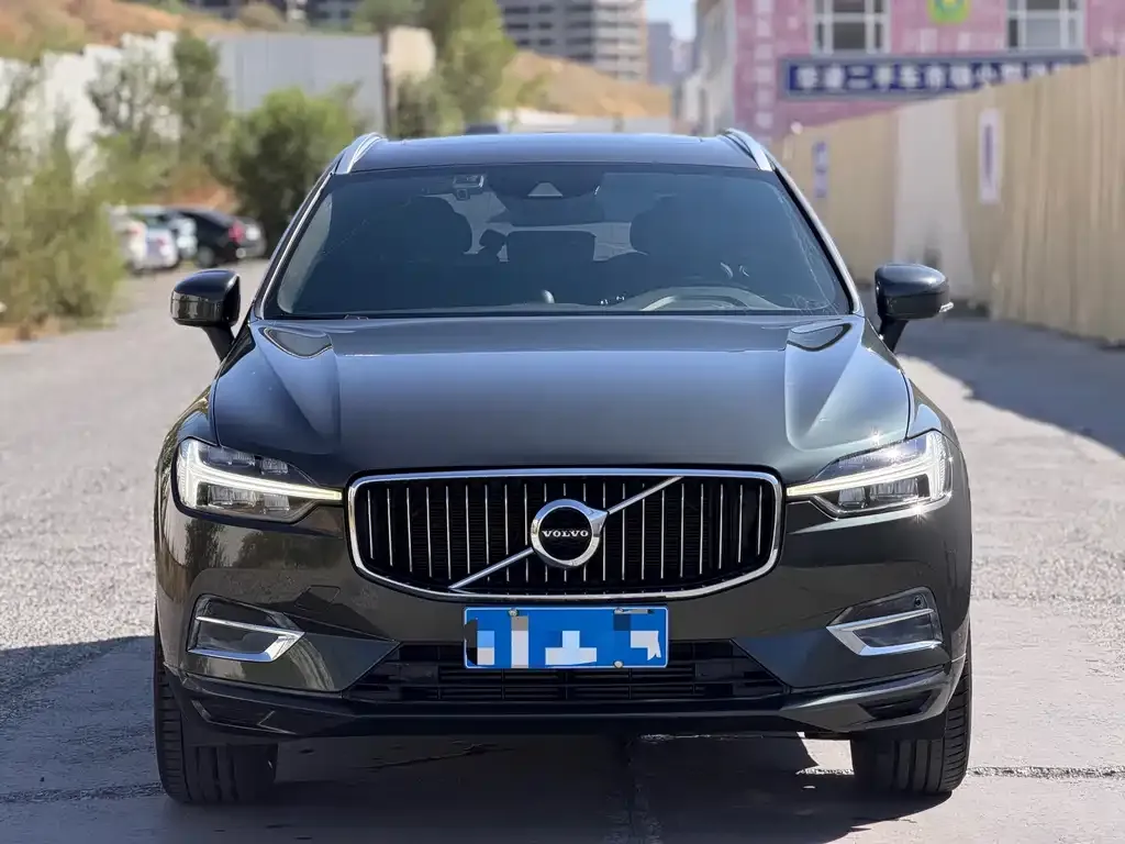 Volvo XC60 — фото 7