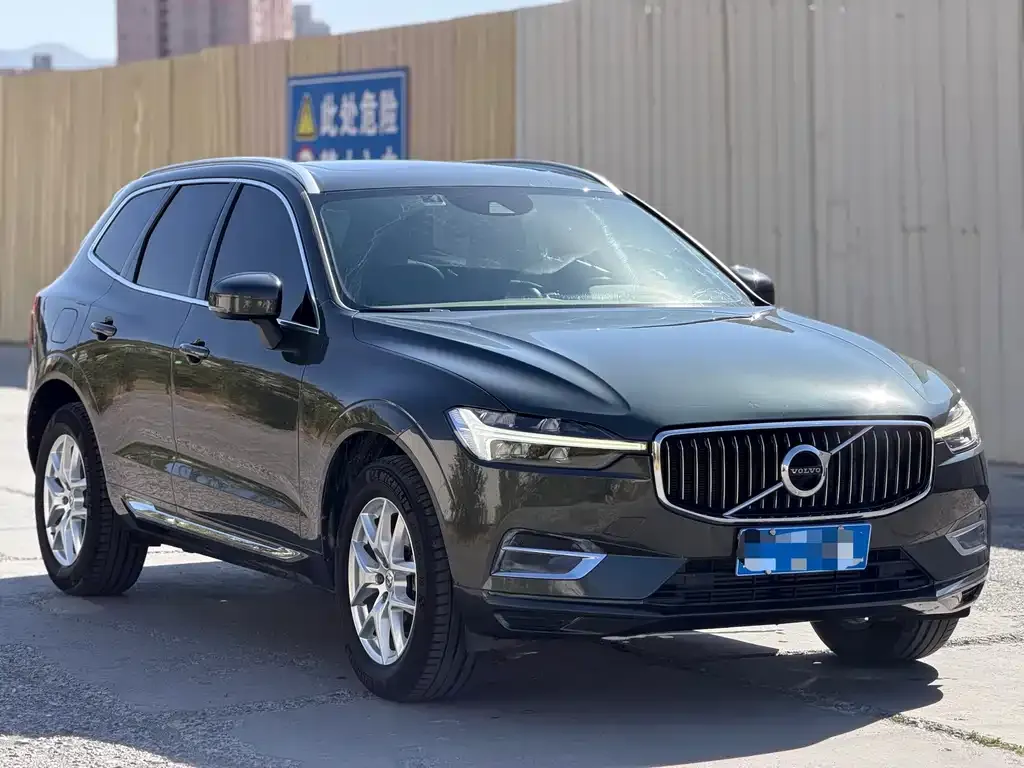 Volvo XC60 — фото 5