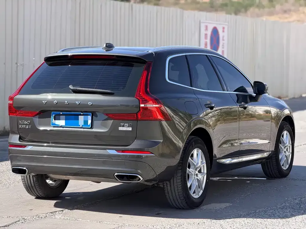 Volvo XC60 — фото 4