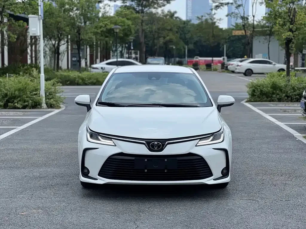 Toyota Corolla — фото 8