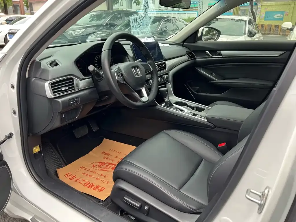 Honda Accord — фото 4