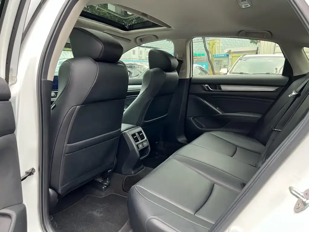 Honda Accord — фото 5