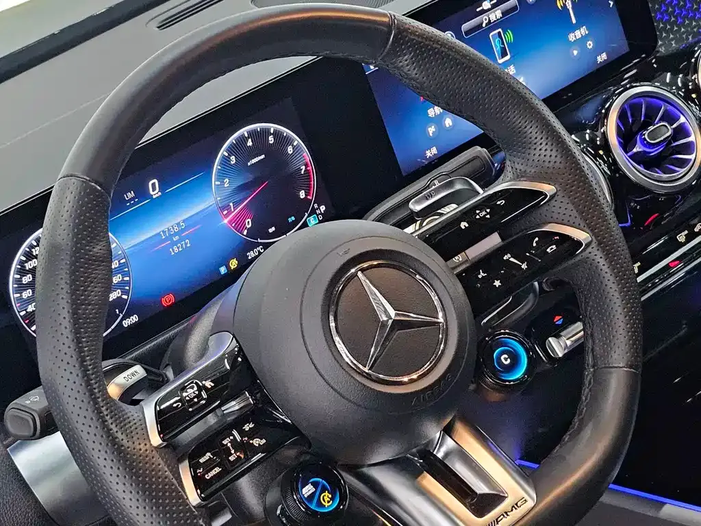 Mercedes-Benz GLB AMG — фото 7