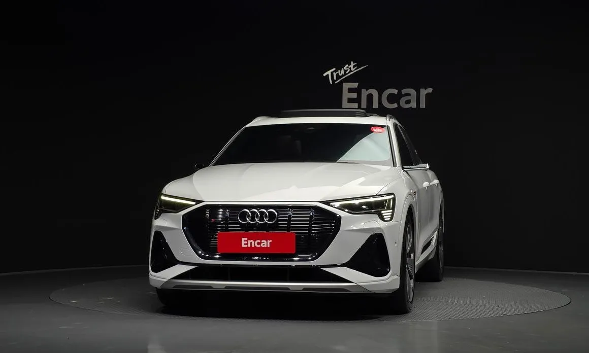 Audi e-tron — фото 3