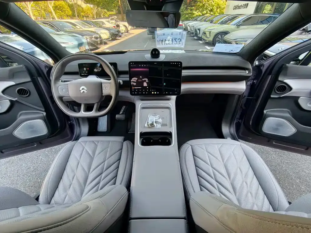 NIO EC6 — фото 10