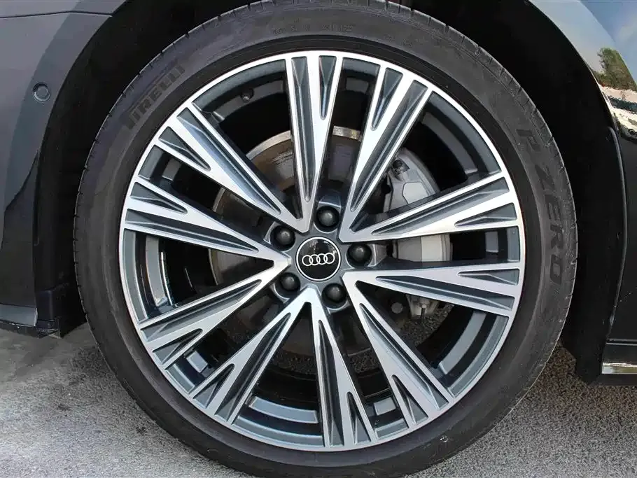 Audi A6L — фото 10